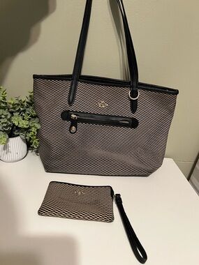 Coach Black & Beige Patterned Tote with Matching Wristlet